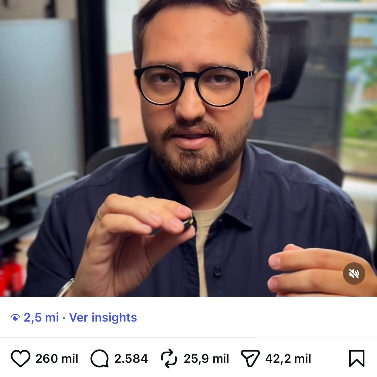 Print com 2,5 mi de visualizações: 260 mil curtidas, 2.584 comentários, 25,9 mil compartilhamentos, 42,2 mil envios